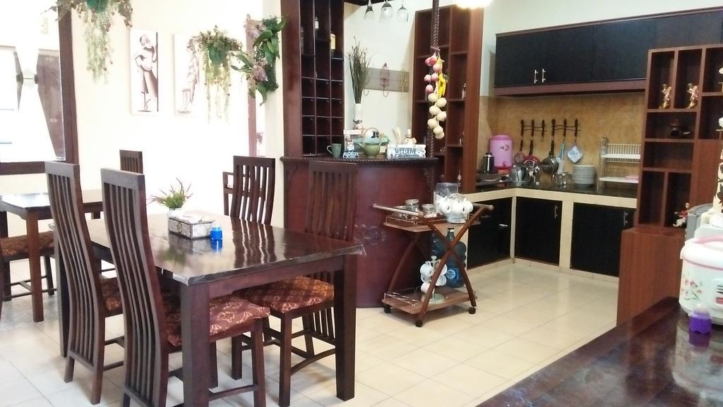 Roemah Canting Homestay Yogyakarta Kültér fotó
